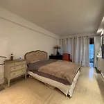 90 M2 Palm Beach Apartment With 2 Balconies Very Stylish And Central