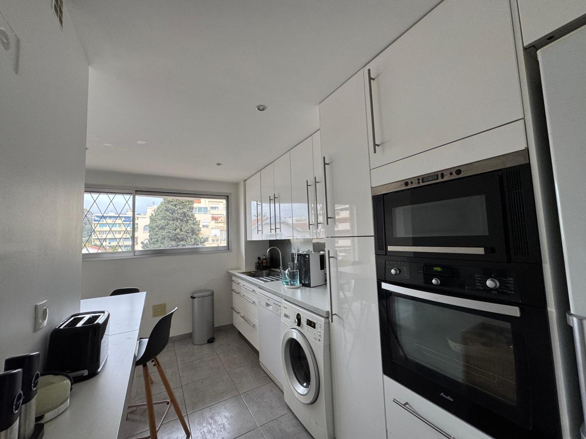 90 M2 Palm With 2 Balconies Very Stylish And Appartement *